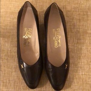 Ferragamo brown dress pump